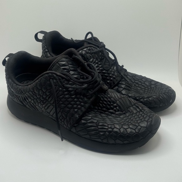 NIKE Roshe One DMB “Triple Black” Women’s Sneakers Size 8 – Rare Edition - Picture 3 of 8